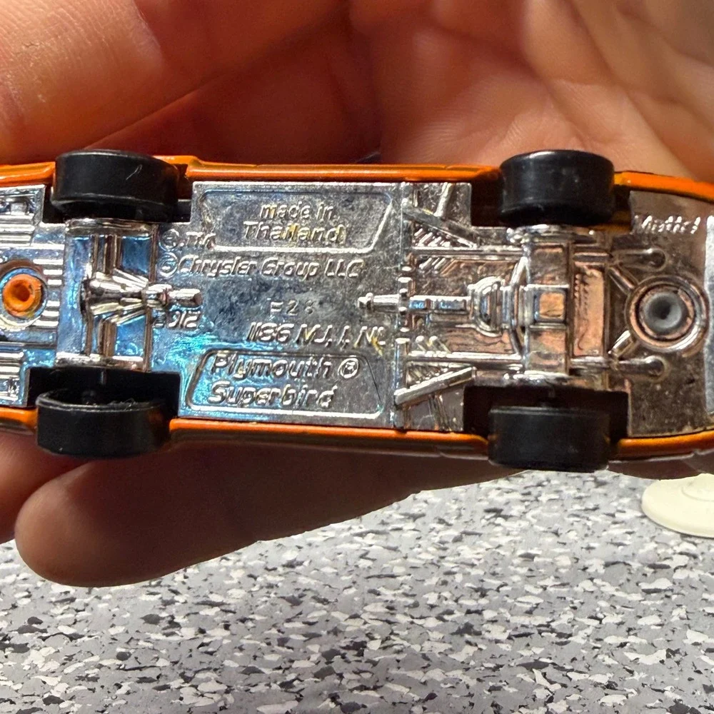 Hot Wheels Plymouth Superbird Orange Black Stripe Muscle Mania 2012 Diecast 1:64